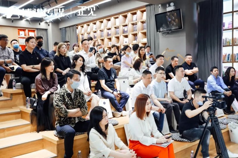 高定终辩 | 索菲亚王兵与木里木外练峰的终极对弈_3